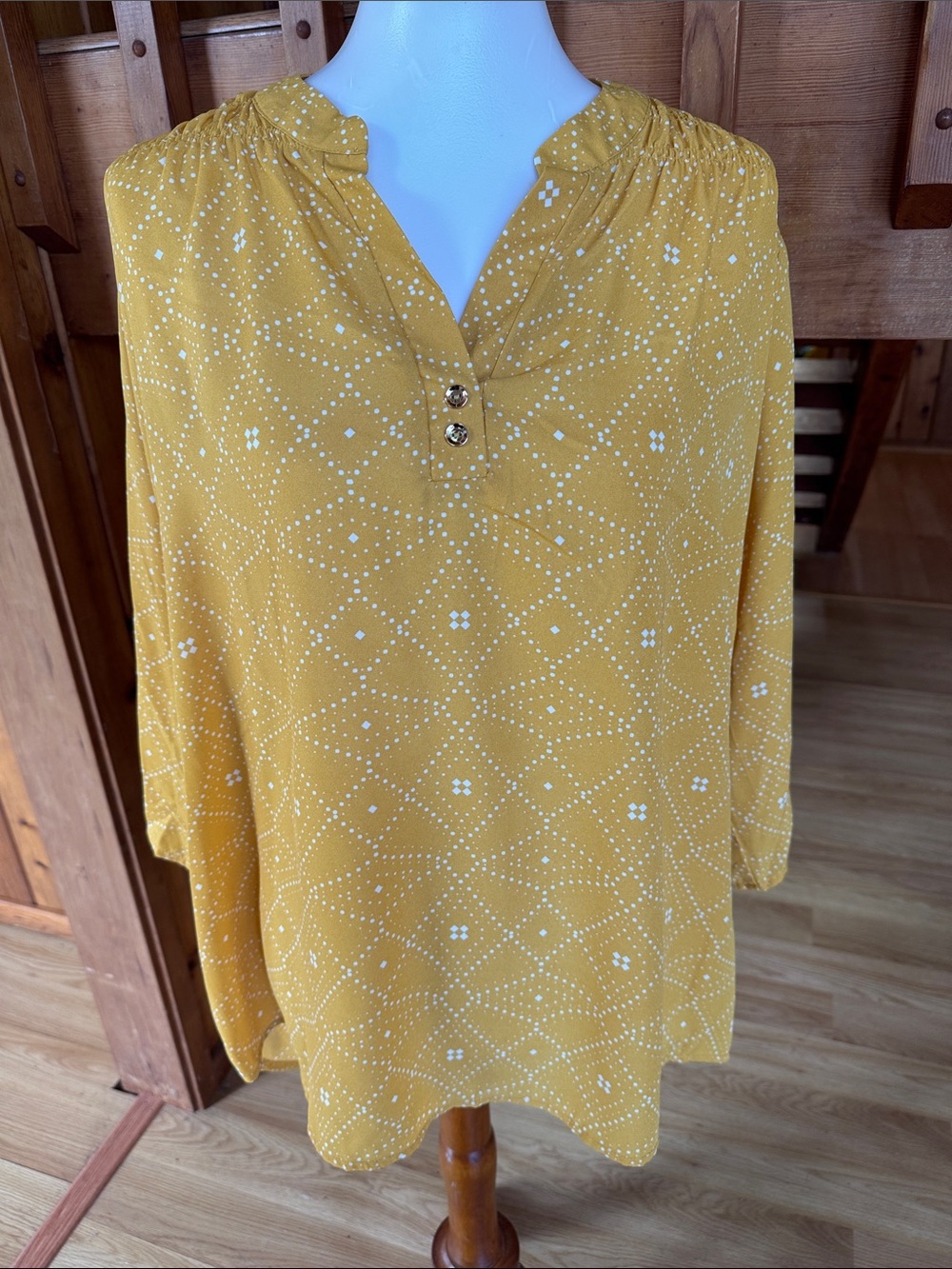 Cure Size 2XL Women's Yellow Dot-Pattern V-Neck Blouse shirt Top xxl 2x